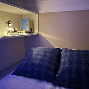Hostel Creek, Dubai